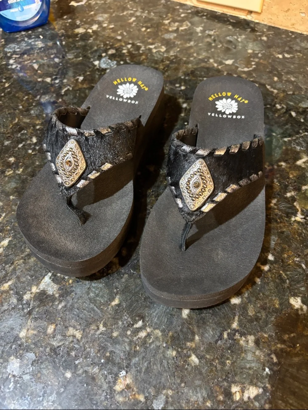 Yellow Box Pearce Sandals! Women’s 7.5 - Picture 1 of 6